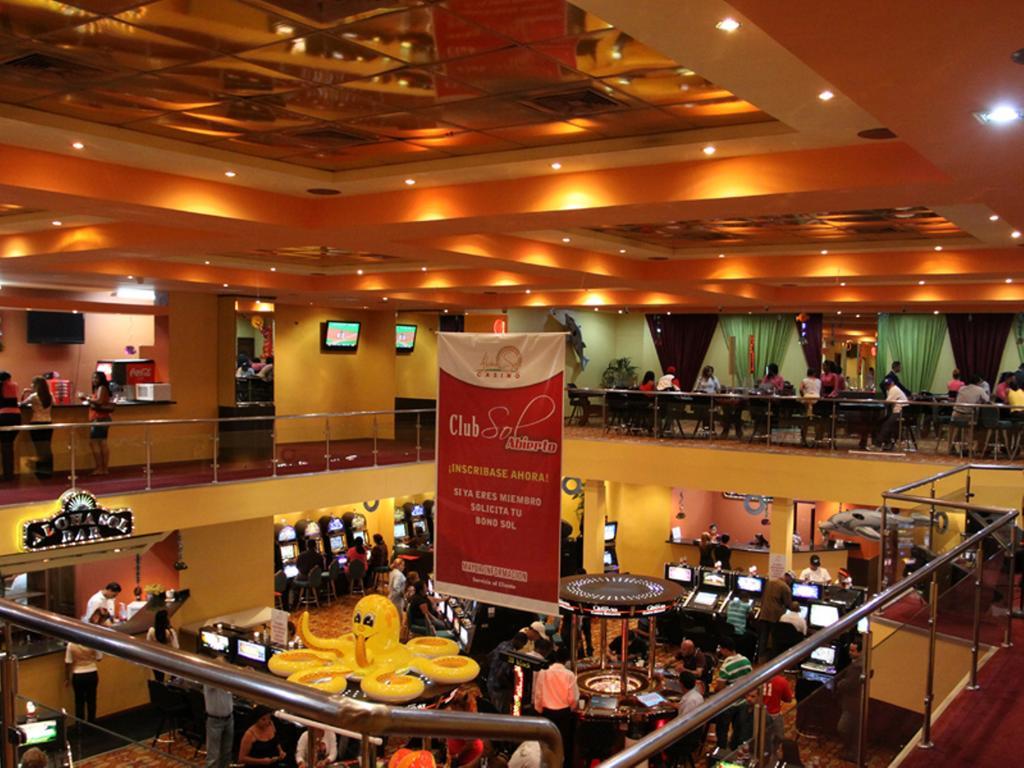 Aloha Sol Hotel And Casino Santiago De Los Caballeros Bagian luar foto